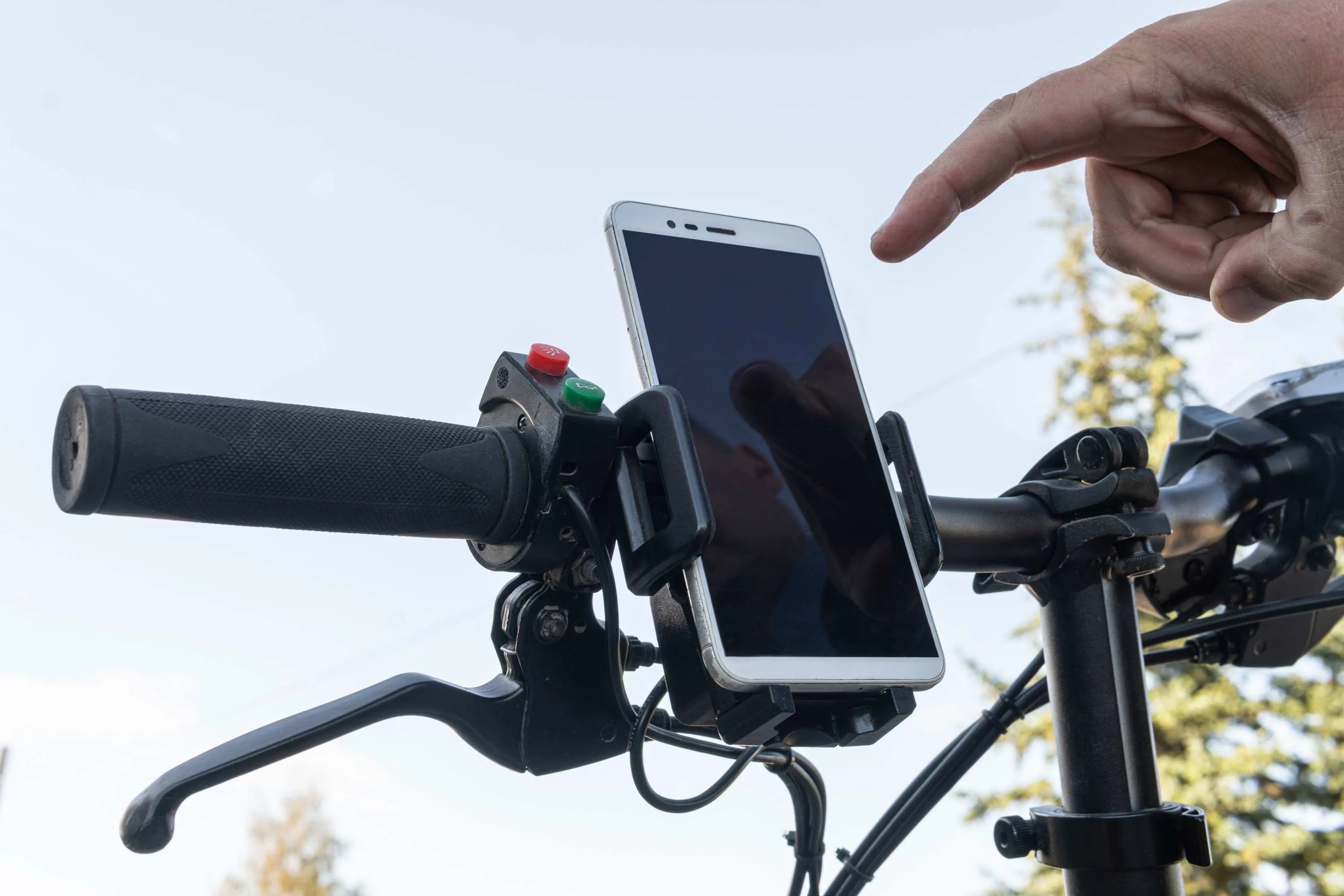 Why a Bicycle Handlebar Mount Is Perfect for Navigation and Touring