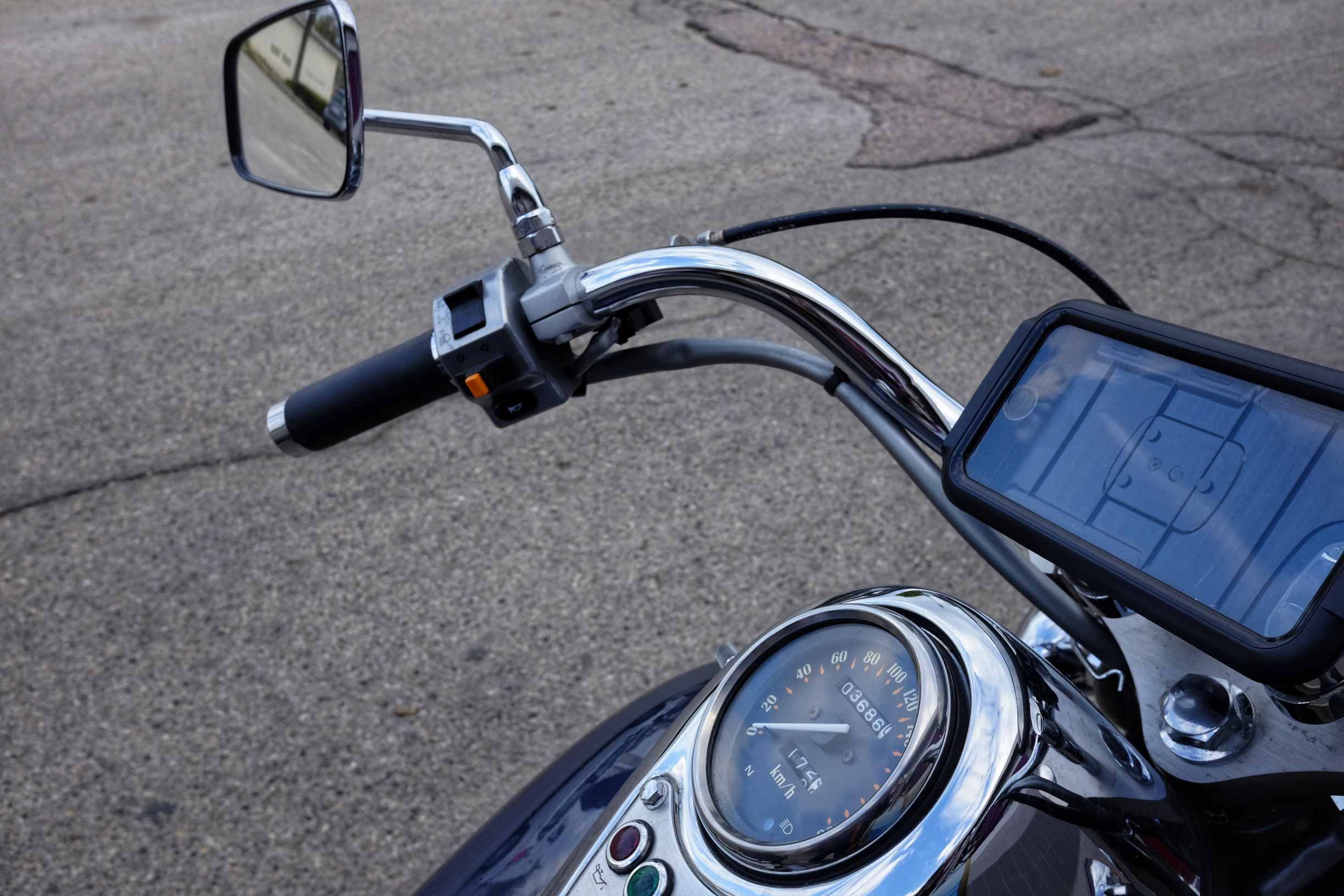 How Motorcycle Handlebar Mounts Perform in Off-Road and High-Speed Conditions