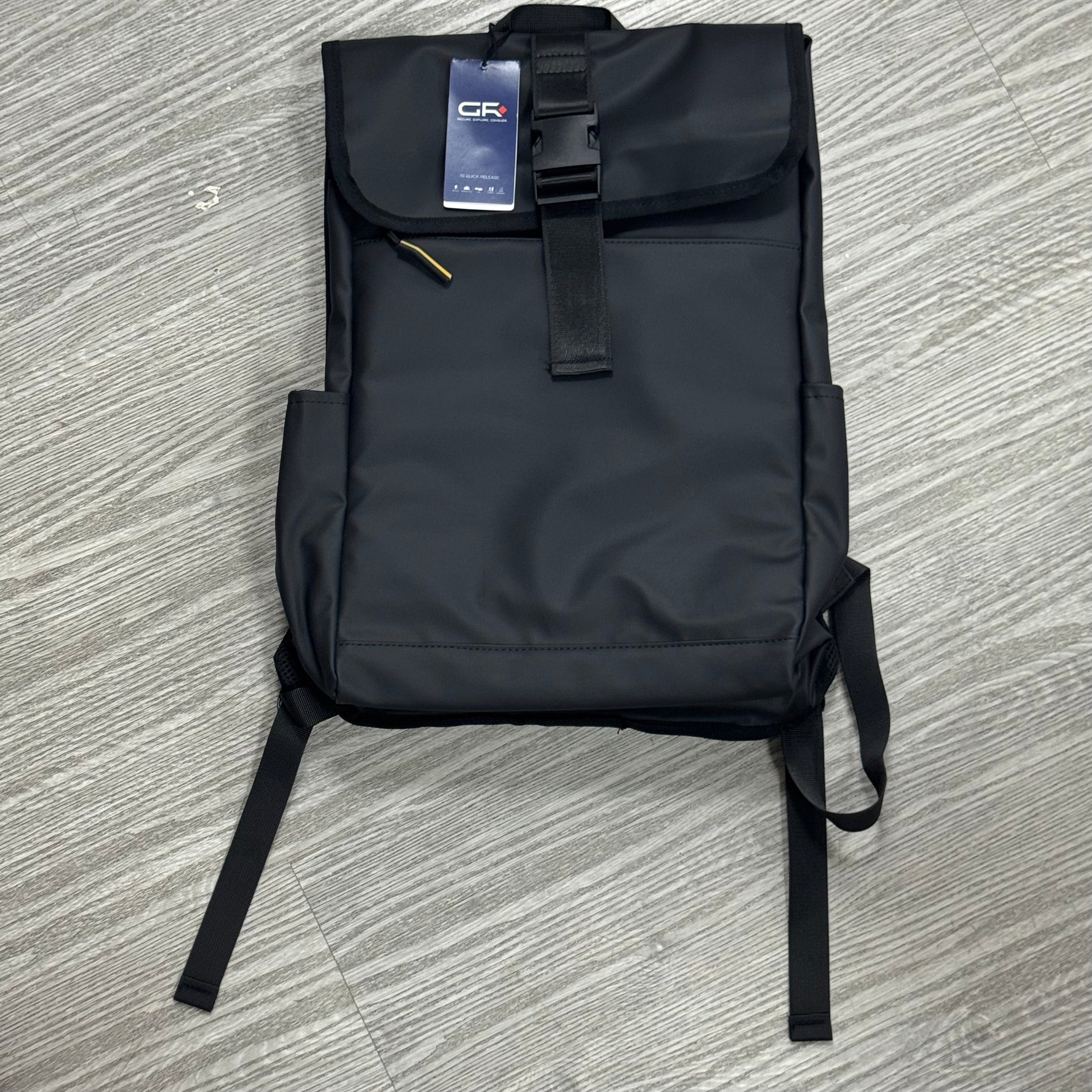 GR Laptop Back Packs Large Computer Backpack Fits up to 17.3 Inch Laptop with USB Charging Port Water-Repellent Travel Backpack Casual Daypack for Business/College/Women/Men-Charcoal Black